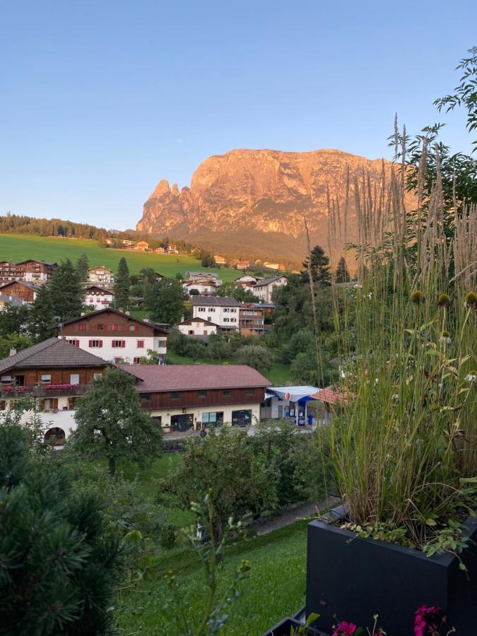 Casa Sciliar Centro Paese Pink Lejlighed Fiè Eksteriør billede